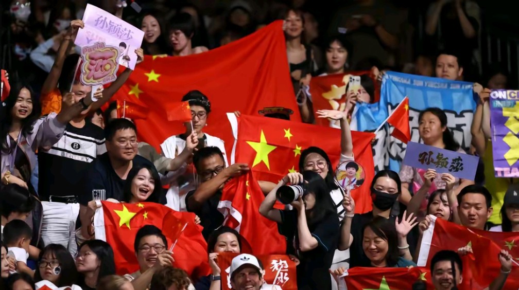 纳达尔在篮网比赛中刷新纪录，比赛规则变更引发热议！赛场气氛高涨的简单介绍