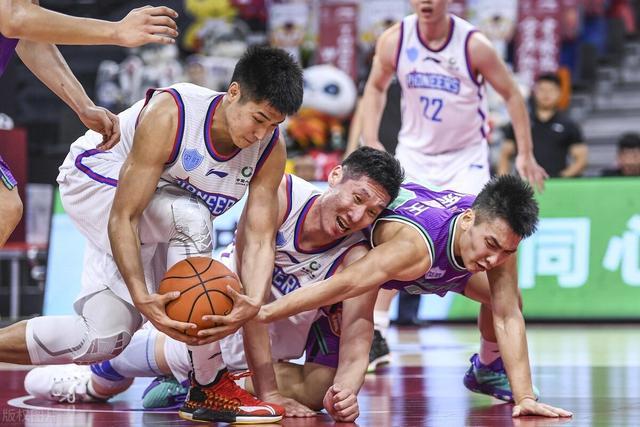 九游-包含国际比赛日山东男篮调整名单以备西甲，战术微调环节打磨，管理层满意，心理建设被强调的词条