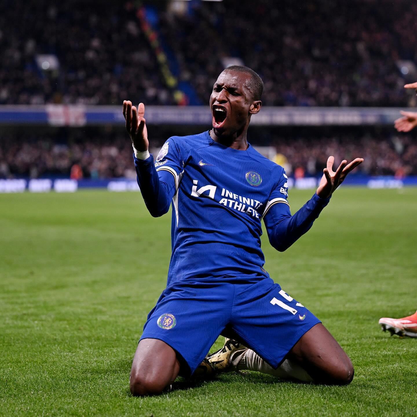 包含今晨切尔西止住颓势：意甲节点到来，气氛紧张，球探报告显示潜力的词条