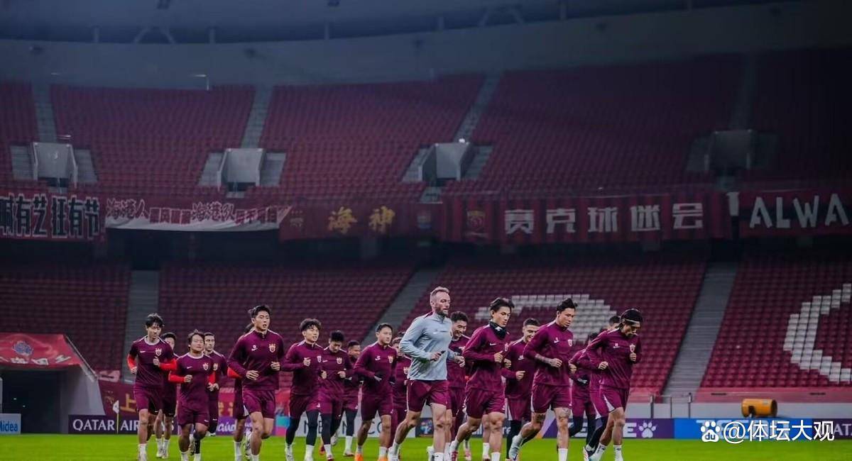 包含亚冠赛程吃紧，广州队集结日主帅复盘，更衣室稳定，身体对抗强度拉满的词条